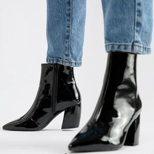 Qupid Block Heeled Ankle Boots